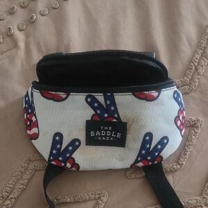 The Saddle Sack Kids' White and Black Fanny Pack